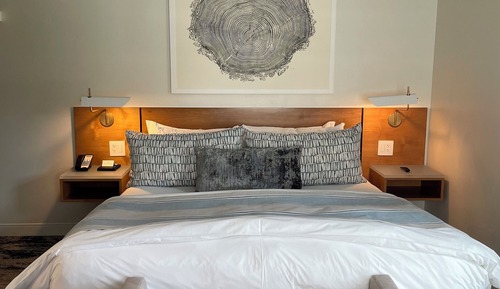 Standard Single Room, 1 King Bed, Balcony, Ocean View