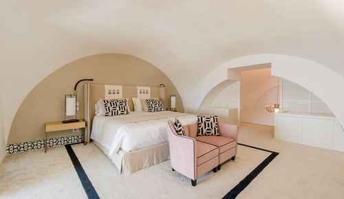 One Bedroom Suite