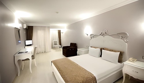 Honeymoon Room