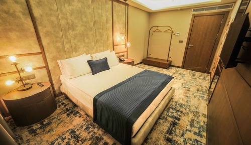 Luxury Suite