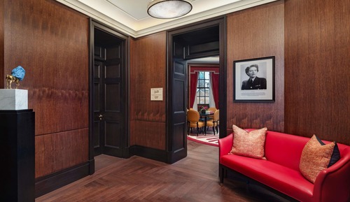 Suite, Corner