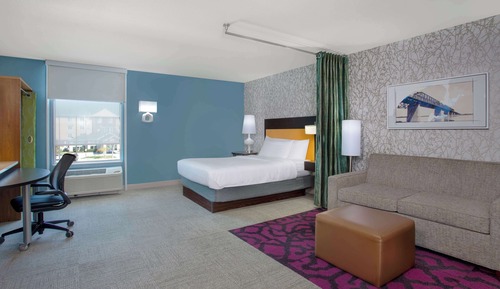 Studio, 1 Queen Bed, Accessible, Bathtub