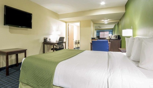 Standard Room, 2 Queen Beds, Non Smoking