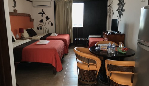 Executive Studio, Kitchen