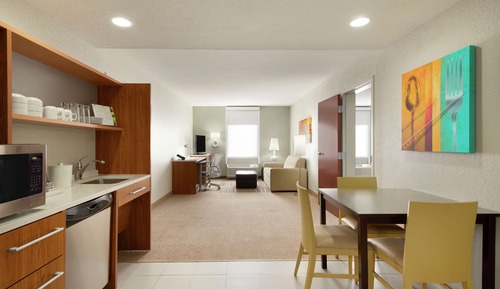 Suite, 1 King Bed, Accessible, Non Smoking