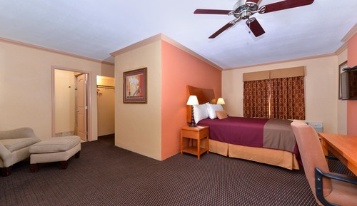 Deluxe Suite, 1 King Bed, Non Smoking