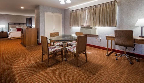Standard Room, 1 King Bed, Non Smoking, Jetted Tub (with Sofabed;Oversized Room)