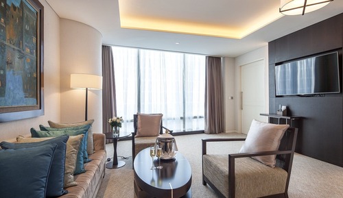 Deluxe Suite