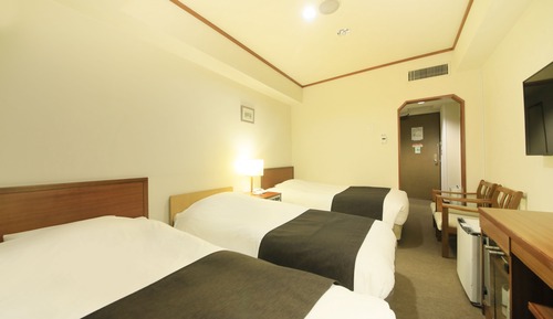 Triple Room, Smoking