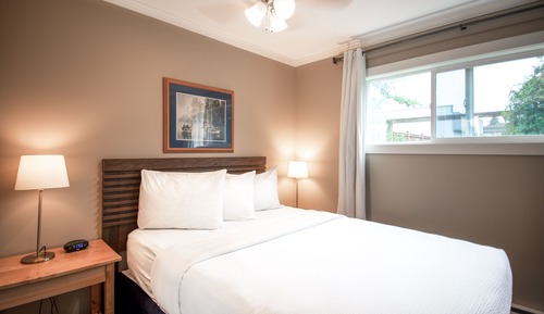 Studio Queen Room