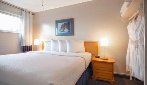 Seaview One-Bedroom King Suite