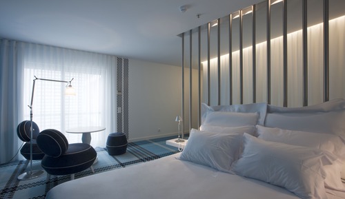 Family Suite (2 Adults + 2 Children)