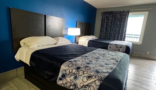 Basic Double Room Single Use, 2 Bedrooms, Smoking