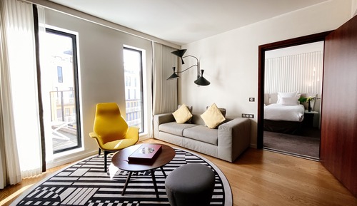 Suite, 1 King Bed with Sofa bed, Balcony, Pool View