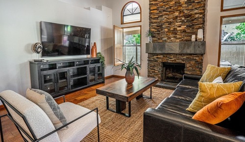 Studio (4 Bedrooms)