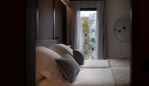 Double Room, Tower