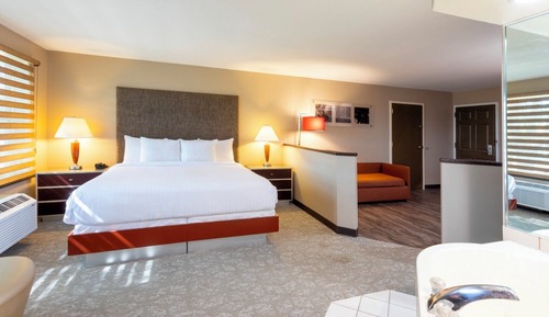 Suite (2nd Floor)