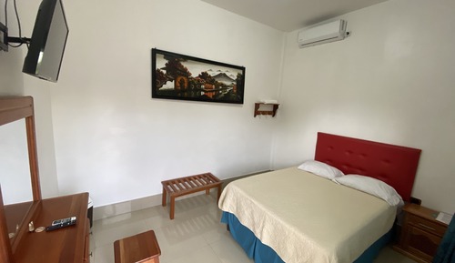 Economy Single Room, 1 Queen Bed, Shared Bathroom, Courtyard View