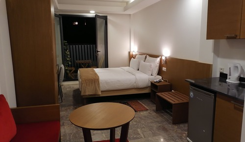 Deluxe Studio