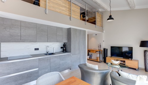 Grand Studio Suite, 1 King Bed, Terrace