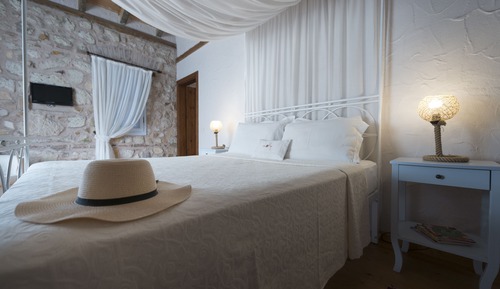 Traditional cumbali room