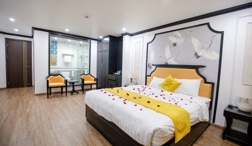 Deluxe Room, 1 King Bed, City View
