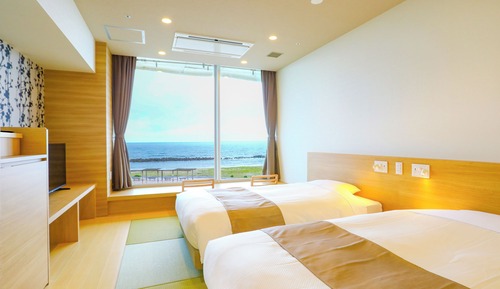 Superior Japanese Style Twin Bed For 2 Persons - Shower Only - Ocean View - Non-Smoking