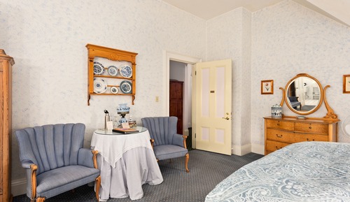 Superior Single Room, 1 Queen Bed, Concierge Service, Garden View