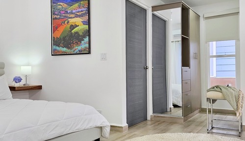 Junior Studio Suite