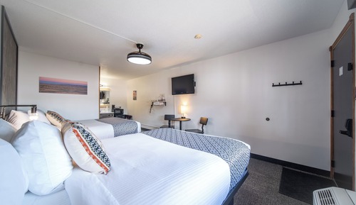 Room Double Queen, Second Floor, No Pets, No Smoking