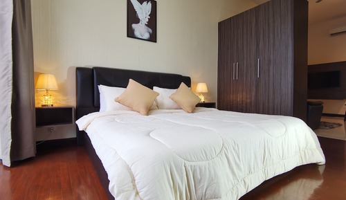 Premium Studio, Bathtub, Partial Sea View