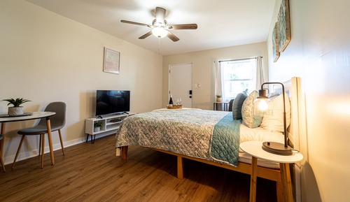 Studio, Kitchenette