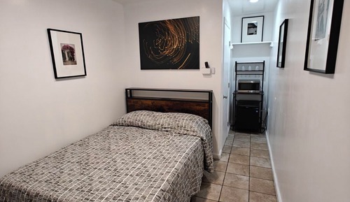 Economy Room