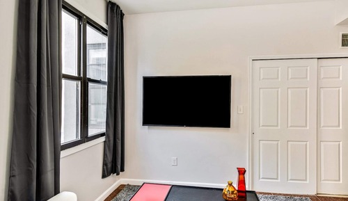 Basic Apartment, Multiple Beds
