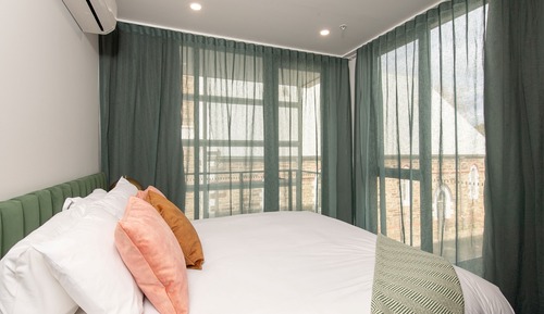 Superior 2 Bedroom Apartment
