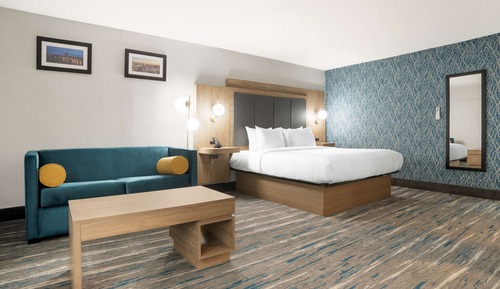 Suite, 1 King Bed, Non Smoking, Refrigerator & Microwave (with Single Sofabed)