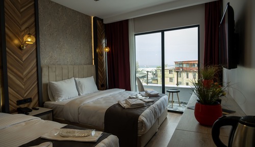 City Triple Room
