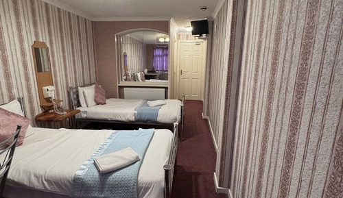 Standard Twin Room