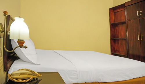 Deluxe Studio