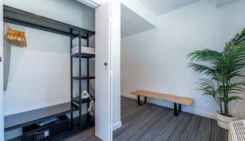 Deluxe Room, 1 King Bed, Non Smoking, Balcony