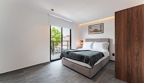 Suite, Balcony