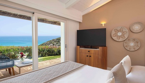 Deluxe Room, 1 King Bed, Sea View