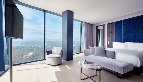 Executive Suite, 1 King Bed, Non Smoking, City View (City View)