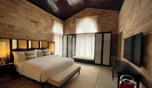 Premier Room