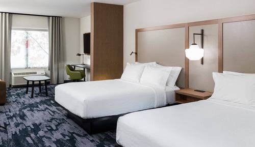 Suite, Multiple Beds (Mobility Accessible, Tub)