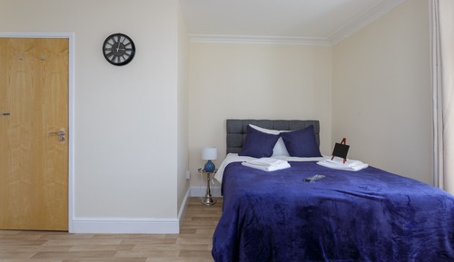 Studio, Ensuite (Flat 2 )