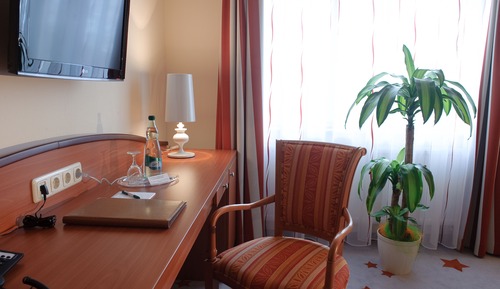 Classic Single Room, View (Street view)