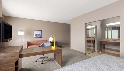 Studio Suite, 1 King Bed, Non Smoking