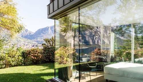 Studio Suite, Lake View