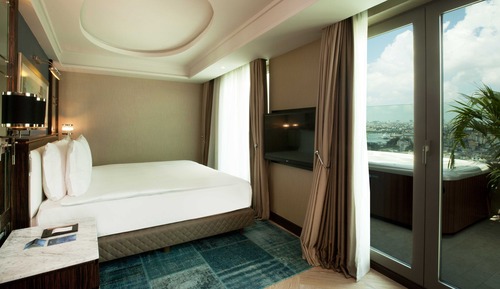 Suite, Terrace (Golden Horn View)